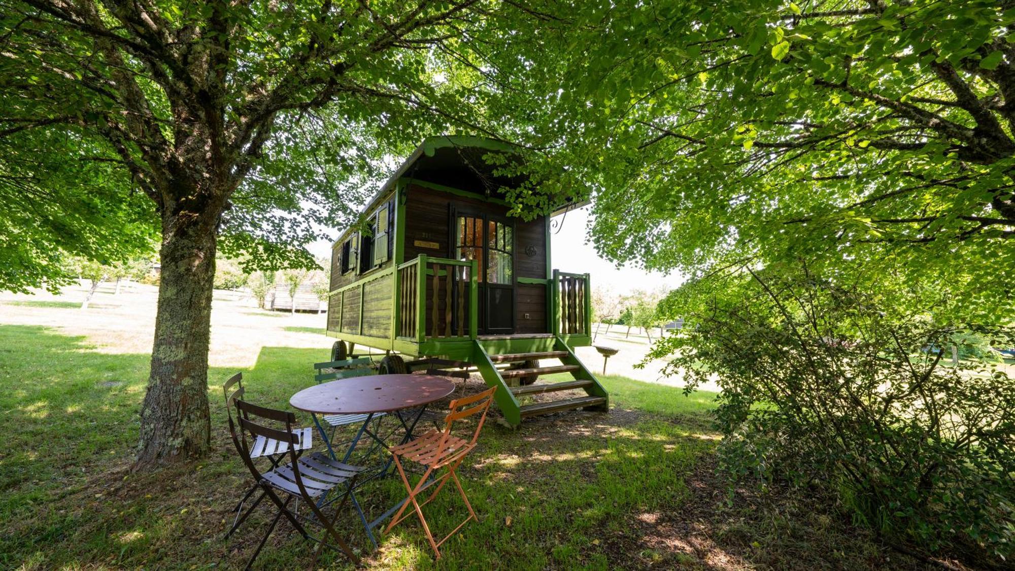 Le Village Des Monedieres Chamberet Exterior foto